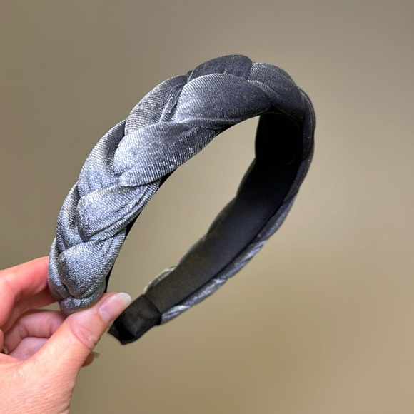 NWOT Women’s Accessories Velvet Braided Black Gradient Headband - Picture 1 of 3